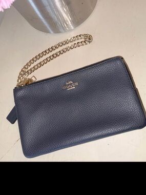 ⭐️ NWOT Coach Navy Pebbled Leather Double Zip Wristlet Wallet